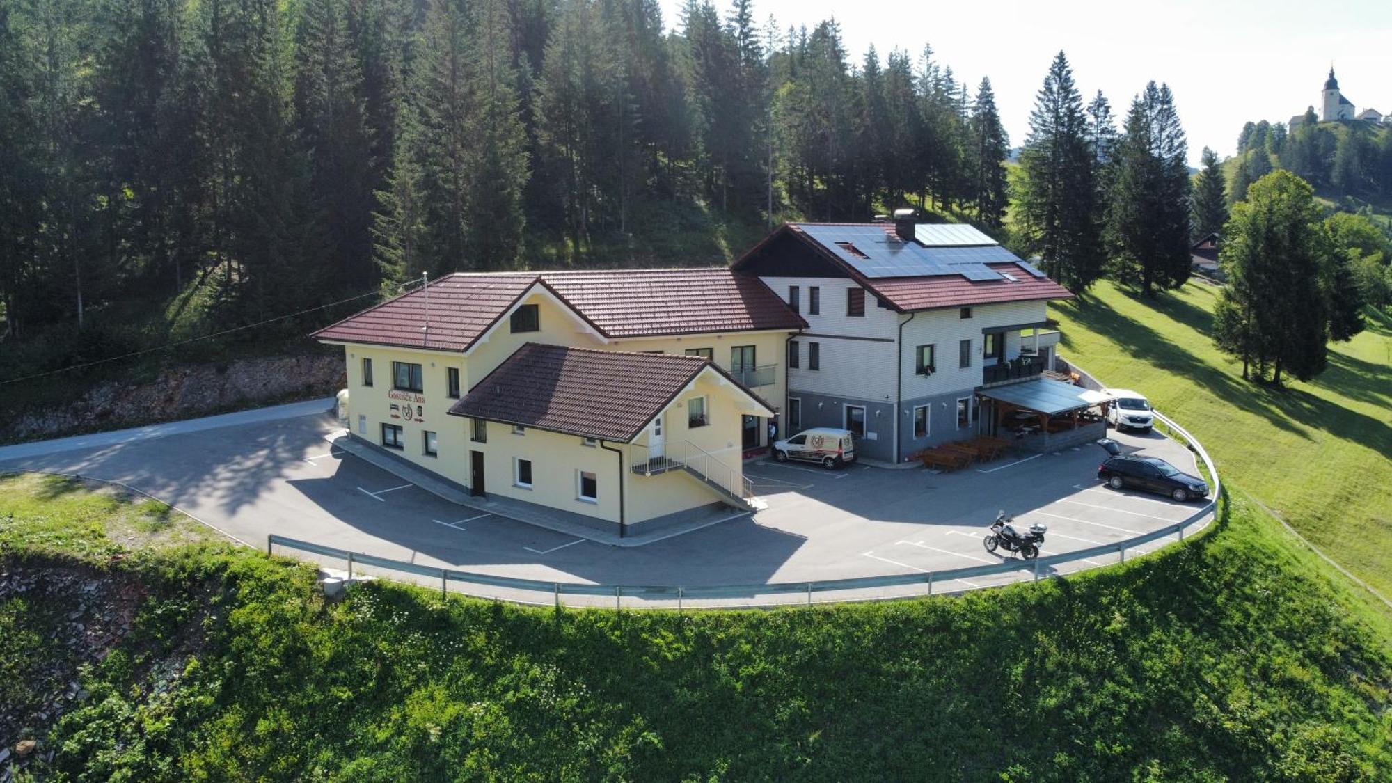 Hotel And Restaurant Ana Hrib-Loski Potok Екстериор снимка