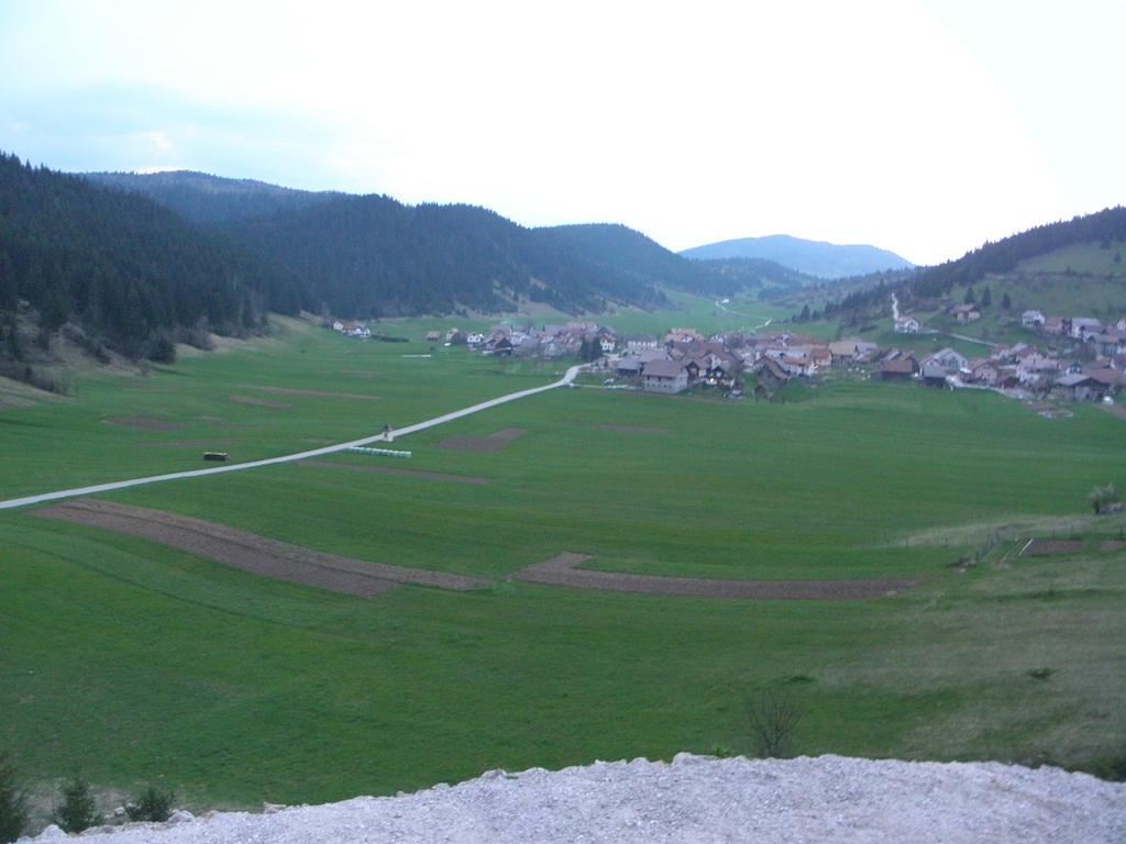 Hotel And Restaurant Ana Hrib-Loski Potok Екстериор снимка