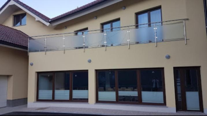 Hotel And Restaurant Ana Hrib-Loski Potok Екстериор снимка